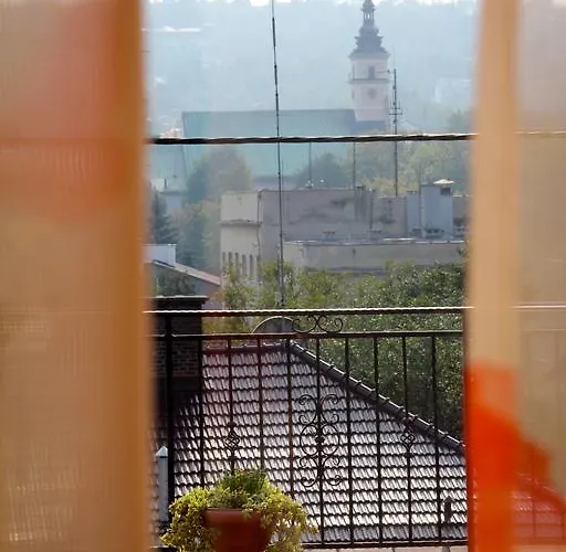 Osrodek Uslug Hotelarskich Kinga בית הארחה 3*